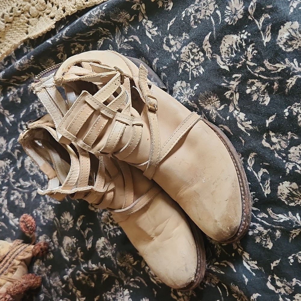 Free bird distressed real leather shoes